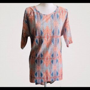 LULAROE asimwtric women’s tunic blouse size M